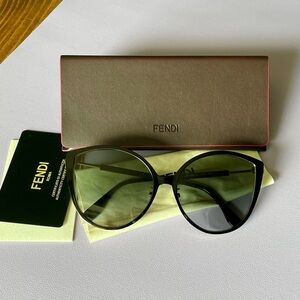 FENDI FF0395 sunglasses 🌟like new